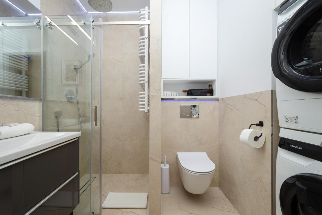 Miedziana 6 & 18 Apartment With Free Garage Wroclaw By Renters Екстериор снимка