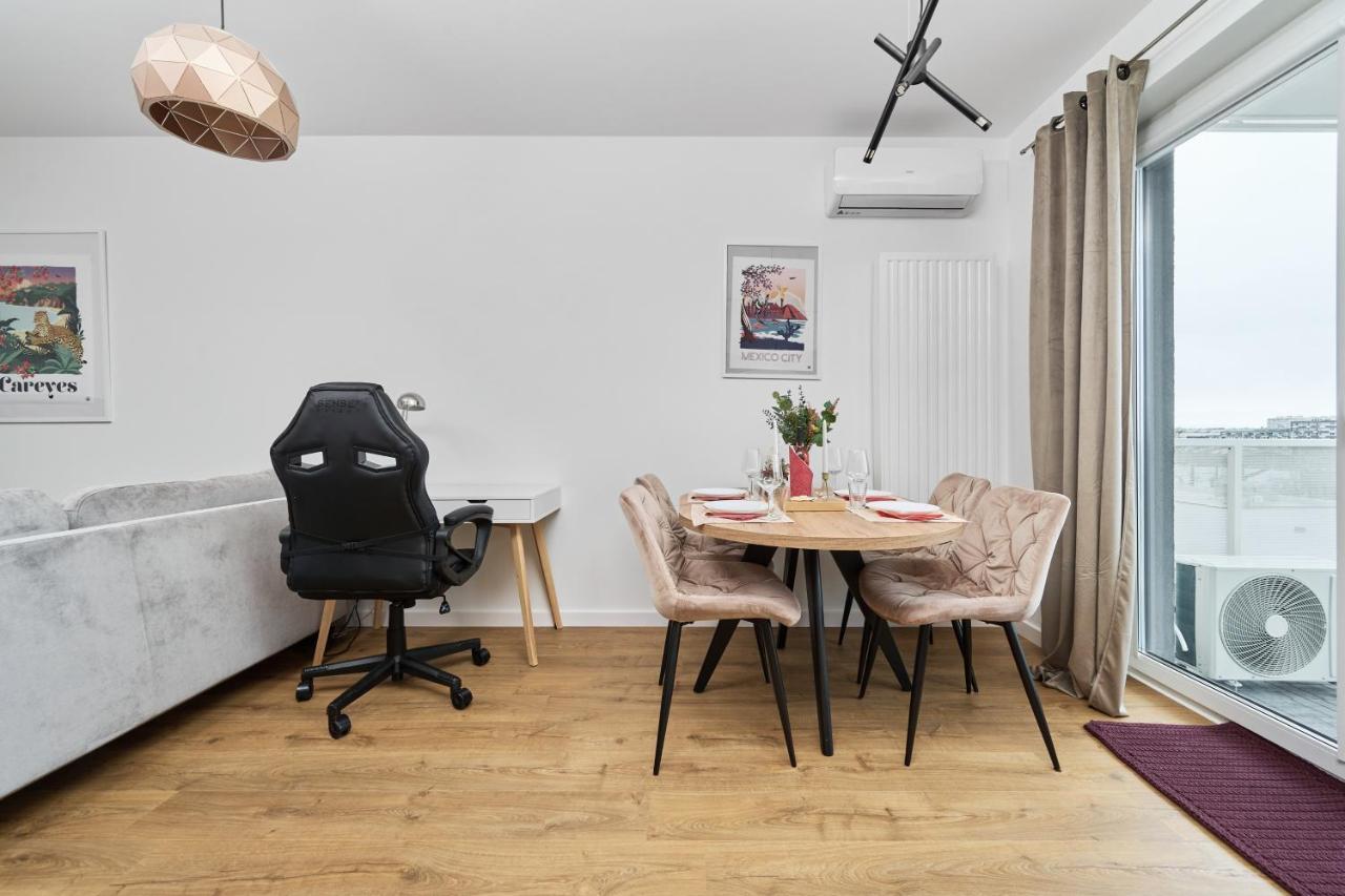 Miedziana 6 & 18 Apartment With Free Garage Wroclaw By Renters Екстериор снимка