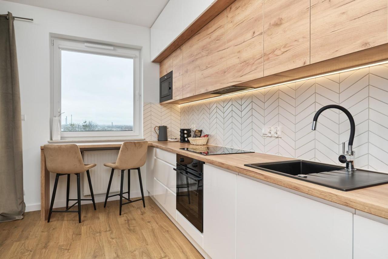 Miedziana 6 & 18 Apartment With Free Garage Wroclaw By Renters Екстериор снимка